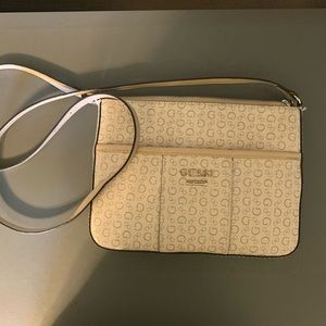 Guess Crossbody
